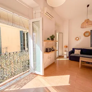 https://life-in-malaga-apartments.1costadelsol.com